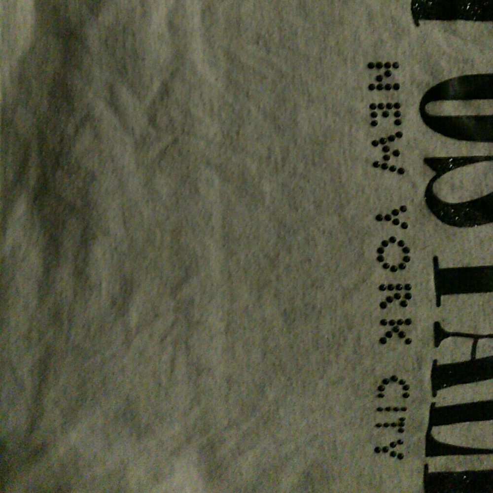 Cute basic shirt - Picture 3 of 3